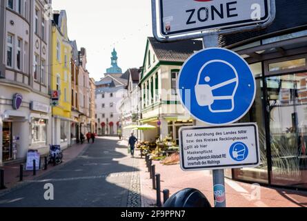 30.03.2021, Recklinghausen, Rhénanie-du-Nord-Westphalie, Allemagne - les masques sont obligatoires dans la vieille ville de Recklinghausen en temps de crise corona dur Banque D'Images