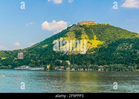 vue sur le château de visegrad surplombant le danube à l' Hongrie Banque D'Images