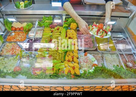 Magasin de sandwichs. Différentes cuisines à l'avant d'un magasin de sandwich en Espagne Banque D'Images