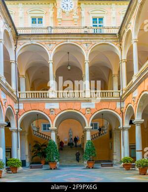 Cour d'un des palais de la strada nuova - palais doria tursi à Gênes, Italie Banque D'Images