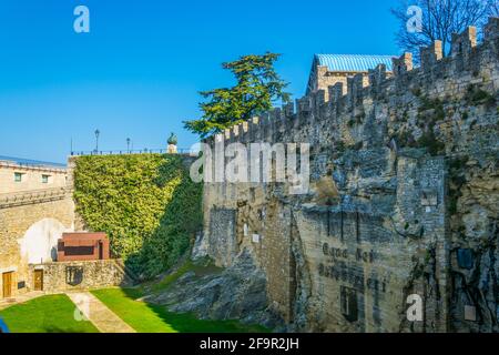 Vue sur un théâtre en plein air cava die balestieri in Saint-Marin Banque D'Images