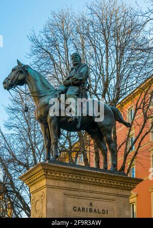 Une statue de giuseppe garibaldi à Bologne, italie. Banque D'Images