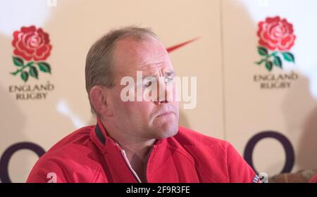 ENGLAND RUGBY PRESS CONFF À L'HÔTEL PENNYHILL PARK À L'ENTRAÎNEUR DE L'ANGLETERRE ANDY ROBINSON 22/2/2005 CODE BXVRUGBY ANGLETERRE Banque D'Images