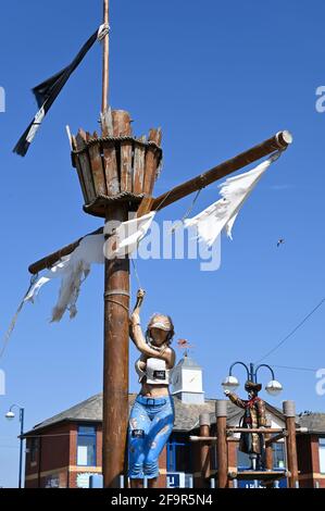 Barry Island, pays de Galles, Royaume-Uni - 17 avril 2021 : Barry est une ville côtière dynamique avec une rue animée, de magnifiques parcs et des cabanes de plage colorées. Banque D'Images