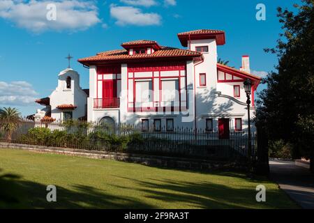 Valdecilla, Cantabria, Espagne - 16 avril 2021 : la ferme marqués de Valdecilla est un espace réhabilité par la mairie de Medio Cudeyo où vous pouvez vous rendre Banque D'Images