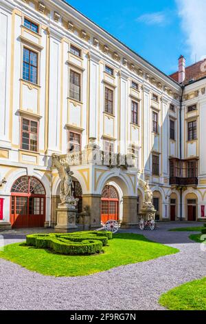 Cour principale du palais archevêque de Kromeriz, République tchèque. Banque D'Images