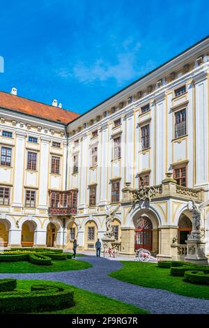 Cour principale du palais archevêque de Kromeriz, République tchèque. Banque D'Images