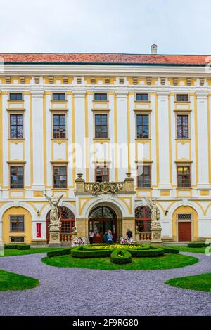 Cour principale du palais archevêque de Kromeriz, République tchèque. Banque D'Images