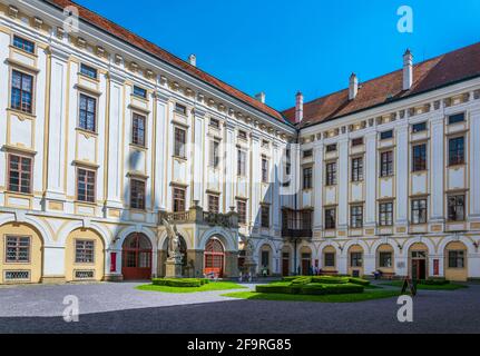 Cour principale du palais archevêque de Kromeriz, République tchèque. Banque D'Images