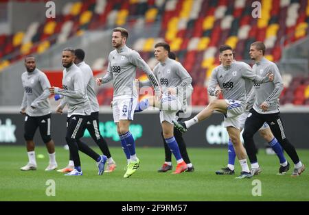 Brentford, Londres, Angleterre, le 20 avril 2021. Cardiff City s'échauffe lors du match de championnat Sky Bet au Brentford Community Stadium, Londres. Crédit photo à lire: David Klein / Sportimage crédit: Sportimage/Alay Live News crédit: Sportimage/Alay Live News Banque D'Images