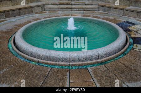 vue sur une fontaine circulaire située sur le ban jelacic place dans la capitale croate zagreb Banque D'Images
