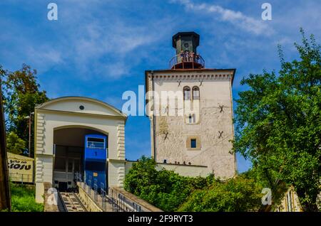 Le funiculaire de Zagreb est l'une des nombreuses attractions touristiques de Zagreb, en Croatie. C'est l'un des plus courts funiculaire au monde, la longueur de la piste Banque D'Images