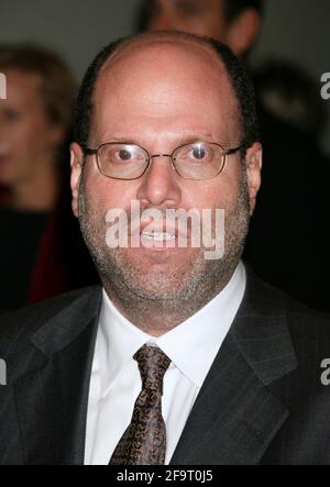 **PHOTO DE FICHIER** Scott Rudin aurait été retiré de A24 film Projects comme producteur. Scott Rudin participe à la soirée d'ouverture du New York film Festival première de 'la Reine' au Avery Fisher Hall au Lincoln Center à New York le 29 septembre 2006. Crédit photo : Henry McGee/MediaPunch Banque D'Images