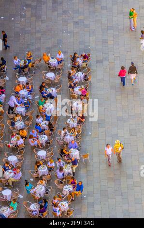 vue aérienne des personnes marchant sur la place saint-marc venise Banque D'Images