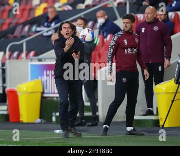 Brentford, Londres, Angleterre, le 20 avril 2021. Le directeur de Brentford, Thomas Frank, rejette le ballon lors du match du championnat Sky Bet au stade communautaire de Brentford, à Londres. Le crédit photo devrait se lire: David Klein / Sportimage crédit: Sportimage / Alay Live News Banque D'Images