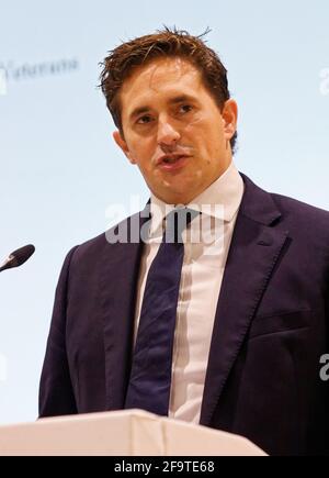 Londres, Royaume-Uni - 12 septembre 2019 le député de Johnny Mercer, sous-secrétaire d'État parlementaire pour les personnes et les anciens combattants de la défense pour le gouvernement du Royaume-Uni, prononce un discours et répond aux questions de l'auditoire du salon DSEI 2019 sur la sécurité, la défense et les armes au centre d'exposition Excel London. (Photo par: EQUINOXFEATURES.COM) données d'image: Photographe: Equinox caractéristiques Copyright: ©2019 Equinox Licensing Ltd. +443700 780000 Contact: Equinox caractéristiques Date de prise: 20190912 heure prise: 10063000 www.newspics.com Banque D'Images