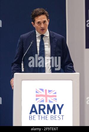 Londres, Royaume-Uni - 12 septembre 2019 le député de Johnny Mercer, sous-secrétaire d'État parlementaire pour les personnes et les anciens combattants de la défense pour le gouvernement du Royaume-Uni, prononce un discours et répond aux questions de l'auditoire du salon DSEI 2019 sur la sécurité, la défense et les armes au centre d'exposition Excel London. (Photo par: EQUINOXFEATURES.COM) données d'image: Photographe: Equinox caractéristiques Copyright: ©2019 Equinox Licensing Ltd. +443700 780000 Contact: Equinox caractéristiques Date de prise: 20190912 heure prise: 10123101 www.newspics.com Banque D'Images