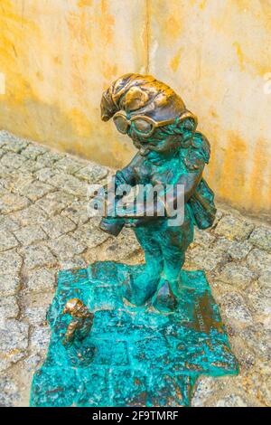 Statue d'un nain avec caméra, Wroclaw, Pologne Banque D'Images