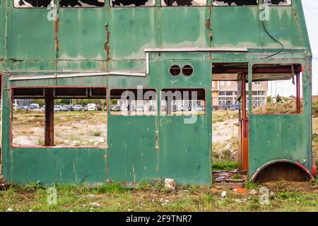 Corps en métal vert des vieux bus. Banque D'Images