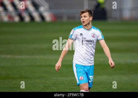 Newport, Royaume-Uni. 20 avril 2021. Jake Hessenthaler de Crawley Town en action EFL football League Two Match, Newport County v Crawley Town à Rodney Parade à Newport, pays de Galles, le mardi 20 avril 2021. Cette image ne peut être utilisée qu'à des fins éditoriales. Utilisation éditoriale uniquement, licence requise pour une utilisation commerciale. Aucune utilisation dans les Paris, les jeux ou les publications d'un seul club/ligue/joueur. photo de Lewis Mitchell/Andrew Orchard sports Photography/Alamy Live News crédit: Andrew Orchard sports Photography/Alamy Live News Banque D'Images