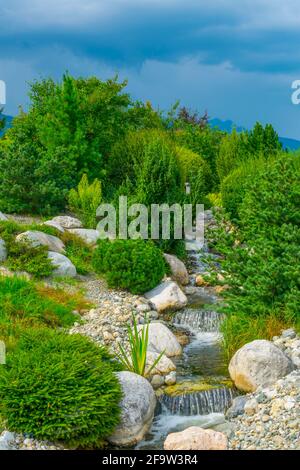 WATTENS, AUTRICHE, 27 JUILLET 2016 : vue sur un jardin à l'intérieur du complexe swarovski Kristallwelten à Wattens, Autriche. Banque D'Images