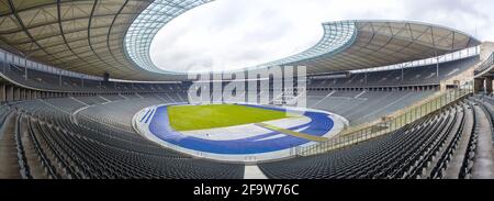 BERLIN, ALLEMAGNE, 12 MARS 2015 : vue de l'intérieur du stade polypique de berlin, célèbre pour son circuit bleu. Banque D'Images