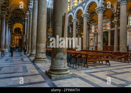 PISE, ITALIE, 14 MARS 2016: Vue de l'intérieur de la cathédrale de Pise en Italie Banque D'Images