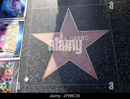 Hollywood, Californie, États-Unis 17 avril 2021 UNE vue générale de l'atmosphère de l'actrice Greta Garbo's Star sur le Hollywood Walk of Fame le 17 avril 2021 à Hollywood, Californie, États-Unis. Photo par Barry King/Alay stock photo Banque D'Images