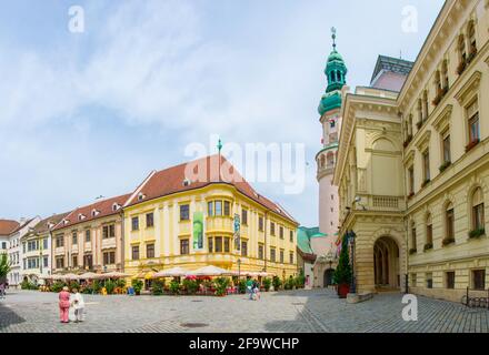 SOPRON, HONGRIE, 18 JUIN 2016 : vue sur le feu et l'hôtel de ville de Sopron, Hongrie Banque D'Images