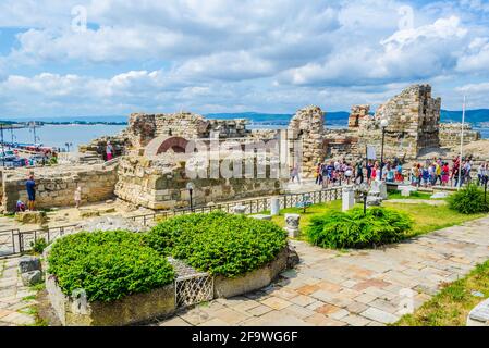 NESSEBAR, BULGARIE, 14 JUILLET 2015 : vue sur l'ancienne porte principale de la ville de nessebar en Bulgarie, qui fait partie du patrimoine mondial de l'unesco et populaire t Banque D'Images