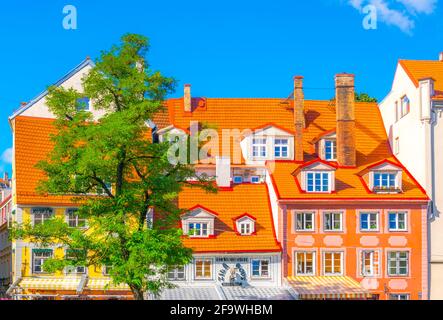 RIGA, LETTONIE, 15 AOÛT 2016 : vue sur un restaurant dans la vieille ville de Riga, Lettonie. Banque D'Images