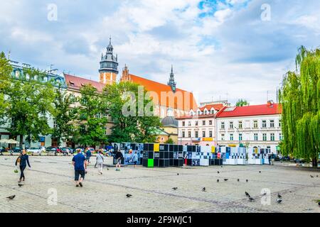 CRACOVIE, POLOGNE, 11 AOÛT 2016 : vue de l'église Corpus Christi dans le quartier Kazimierz de Cracovie/Cracovie en Pologne depuis la place Wolnica. Banque D'Images