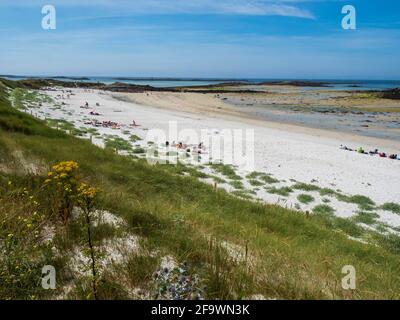 Plage de sable blanc, presqu'île Sainte Marguerite, Landéda, Nord du Finistère, Bretagne, France. Banque D'Images