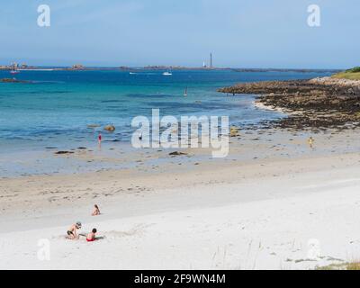 Plage de sable blanc, presqu'île Sainte Marguerite, Landéda, Nord du Finistère, Bretagne, France. Banque D'Images