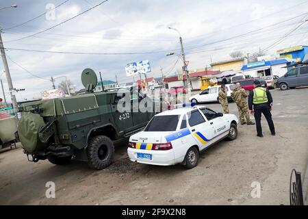 RÉGION D'ODESA, UKRAINE - le 20 AVRIL 2021 - les employés du Service de sécurité de l'Ukraine, rejoints par les agents de la loi de la région d'Odesa, vérifient la contre-terreur Banque D'Images