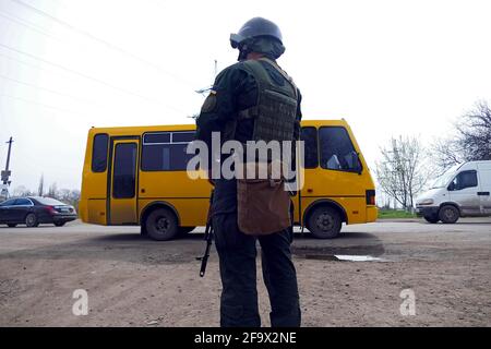 RÉGION D'ODESA, UKRAINE - le 20 AVRIL 2021 - les employés du Service de sécurité de l'Ukraine, rejoints par les agents de la loi de la région d'Odesa, vérifient la contre-terreur Banque D'Images