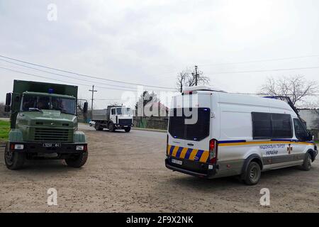 RÉGION D'ODESA, UKRAINE - le 20 AVRIL 2021 - les employés du Service de sécurité de l'Ukraine, rejoints par les agents de la loi de la région d'Odesa, vérifient la contre-terreur Banque D'Images