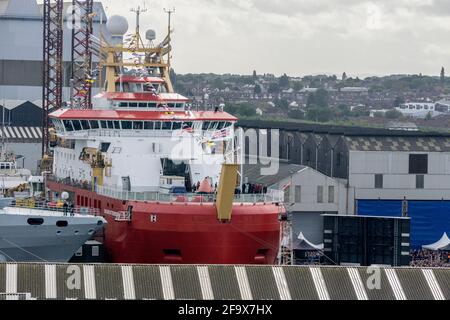 Le nom officiel du navire de recherche polaire Sir David Attenborough au chantier naval Cammell Laird, Birkenhead, Wirral, Royaume-Uni Banque D'Images