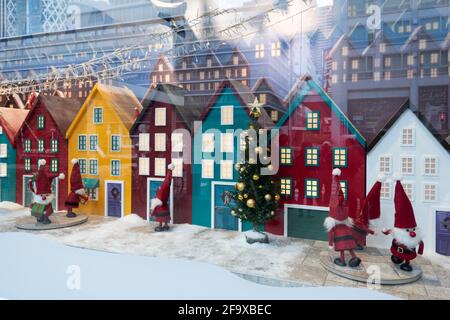 Tokyo, Japon - 11 décembre 2015 : décoration de Noël dans une vitrine à Tokyo, Japon. Banque D'Images