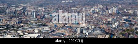 Vue panoramique du centre-ville de Leeds, West Yorkshire, nord de l'Angleterre, Royaume-Uni, prise de vue depuis l'est Banque D'Images