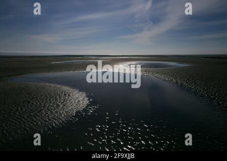 Tendances et réflexions des marées à Westward Ho ! plage sur la côte nord du Devon Banque D'Images