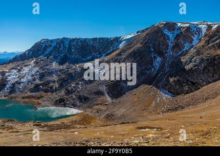 Lac Gardner près de Beartooth Pass le long de Beartooth Highway, Shoshone National Forest, Wyoming, États-Unis Banque D'Images