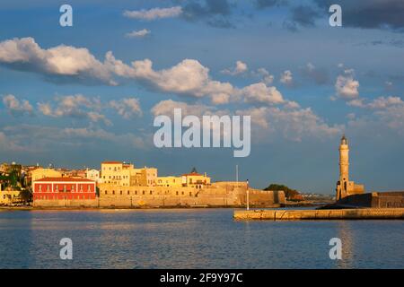 Vieux port pittoresque de la Canée, île de Crète. Grèce Banque D'Images