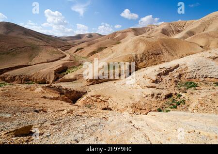 Paysage judéo-désertique près de Jérusalem, Israël. Banque D'Images