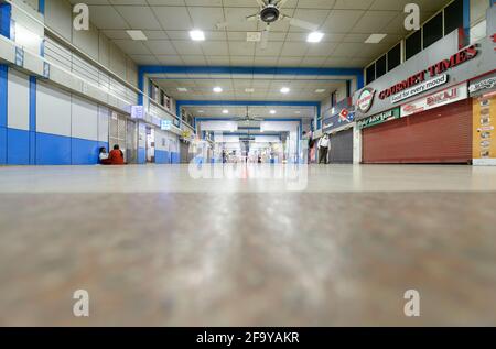 La gare déserte de Churchgate, en raison de son verrouillage à Mumbai en raison de Corona pandamo. Terminal ferroviaire local occidental.Mumbai, Maharashtra, Inde. Banque D'Images