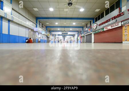 La gare déserte de Churchgate, en raison de son verrouillage à Mumbai en raison de Corona pandamo. Terminal ferroviaire local occidental.Mumbai, Maharashtra, Inde. Banque D'Images