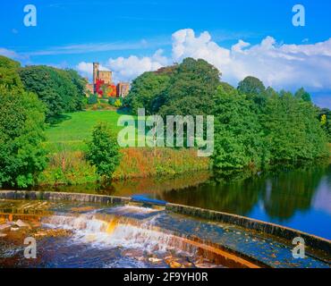 Royaume-Uni, Angleterre, Lancashire, Château Stede et rivière Hinburn, fin de l'été, Banque D'Images