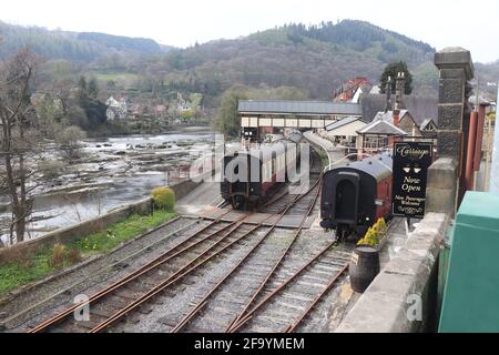 Llangollen, au pays de Galles, fait partie du site classé au patrimoine mondial de l'UNESCO, le long de onze kilomètres de canal entre Gledrid et les chutes du fer à cheval Banque D'Images