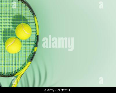 Tennis. Composition sportive de printemps avec balle de tennis jaune et raquette sur fond vert d'un court de tennis avec espace de copie. Le sport et un mode de vie sain Banque D'Images