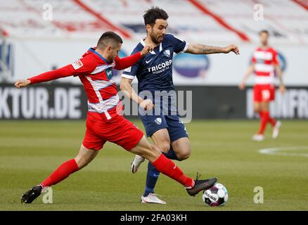 Heidenheim, Allemagne. 21 avril 2021. Firo: 21 avril 2021, ballon de football, 2ème Bundesliga, saison 2020/2021, 1er FC Heidenheim - VfL Bochum c. Left Marnon Busch (1.FC Heidenheim) et Gerrit Holtmann (VfL Bochum) | usage dans le monde crédit: dpa/Alay Live News Banque D'Images